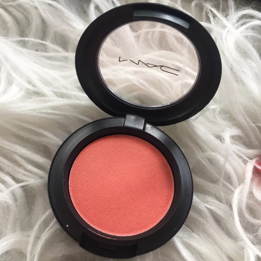 MAC Cosmetics Bundle 6 pcs Bag Lipglass Blush etc - Picture 6 of 8